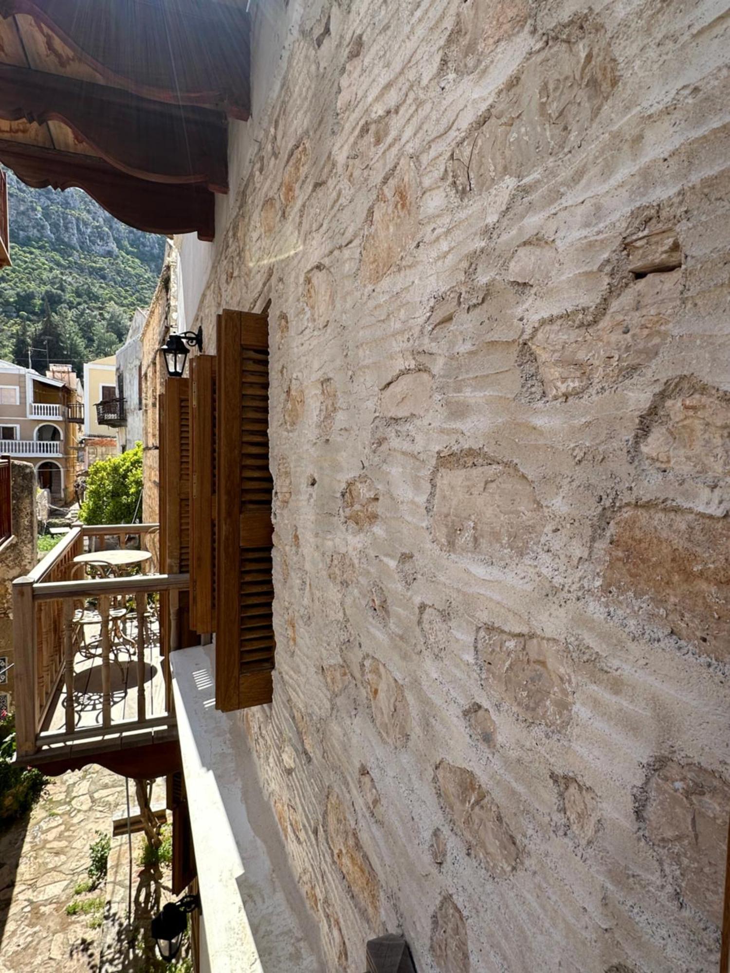 Castellorizon Pensione Meyísti Exterior foto