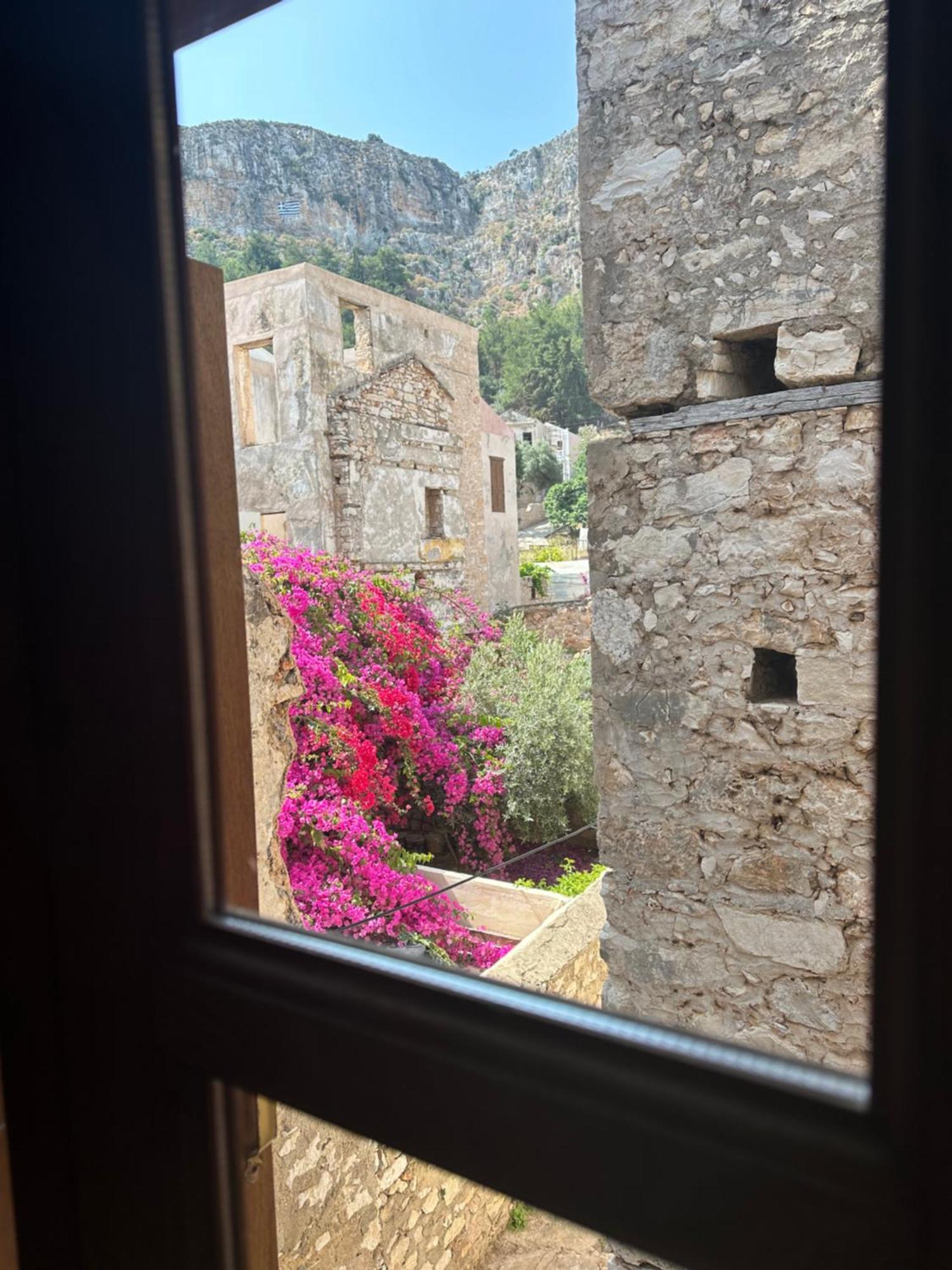 Castellorizon Pensione Meyísti Exterior foto
